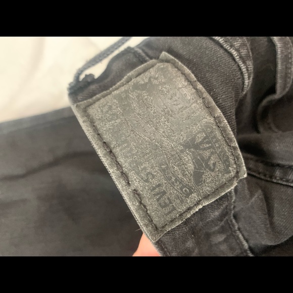 Levi Jeans | Distressed bottom - Picture 3 of 3